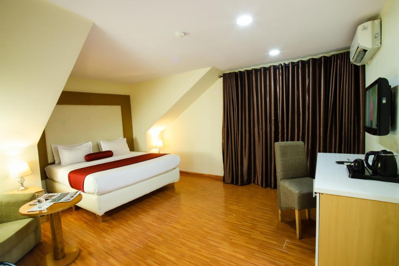 Chateux De Atlantique Hotel Aliayabiagba المظهر الخارجي الصورة